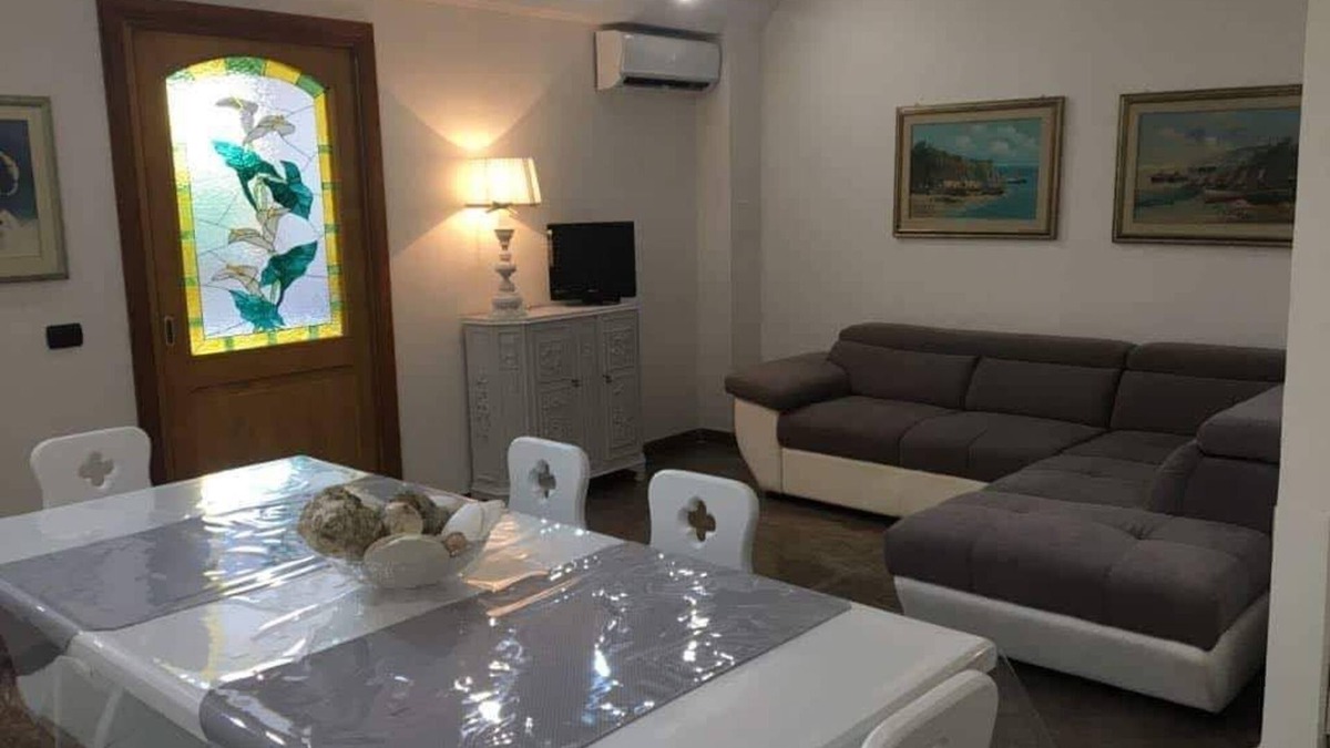 Latina Lido Villa | Apartment in villa with garden