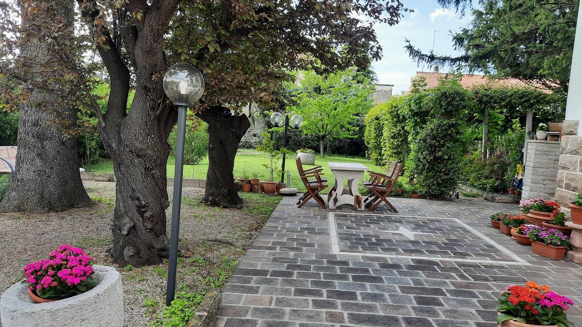 Servola-Chiarbola-Valmaura-Borgo San Sergio Apartment | Apartment in villa with large garden, surrounded by greenery and tranquility