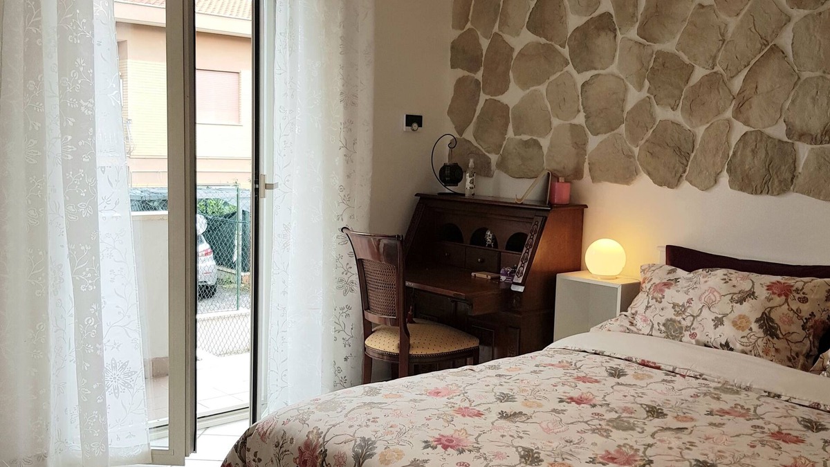 Zona XXXIII Acilia Sud Apartment | Apartment in Villino 3 minutes from the Metro