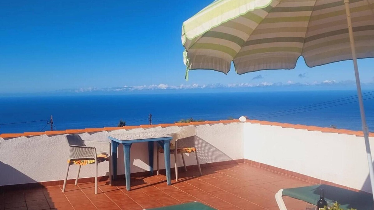 Arecida Apartment | Apartment 'Isabel' with Sea View, Shared Terrace and Wi-Fi