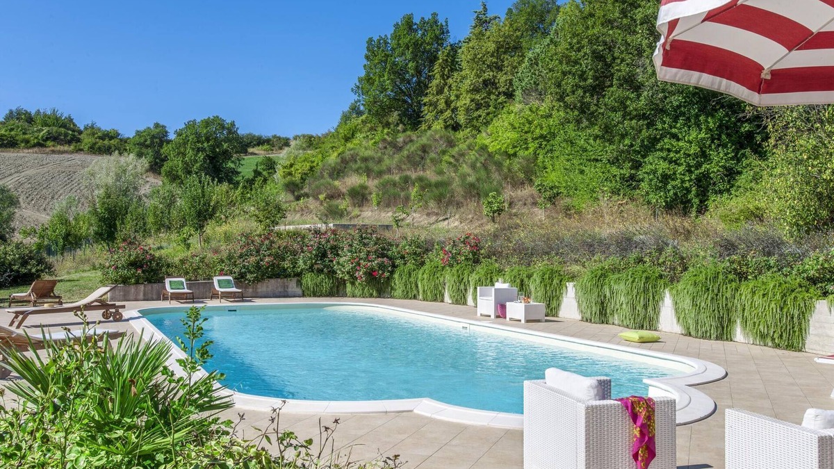 Belforte allʼIsauro House | Apartment in Belforte near Oliva Castle