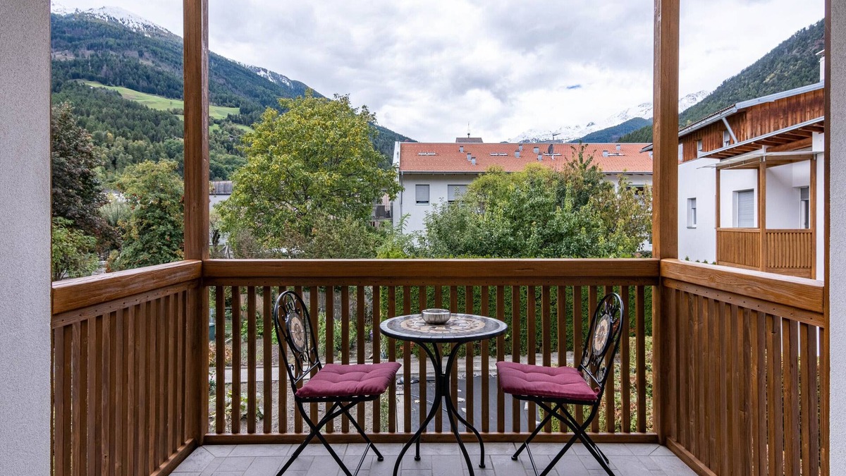 Prato allo Stelvio Apartment | Apartment 'Ferienwohnung Hans' with Mountain View, Balcony and Wi-Fi