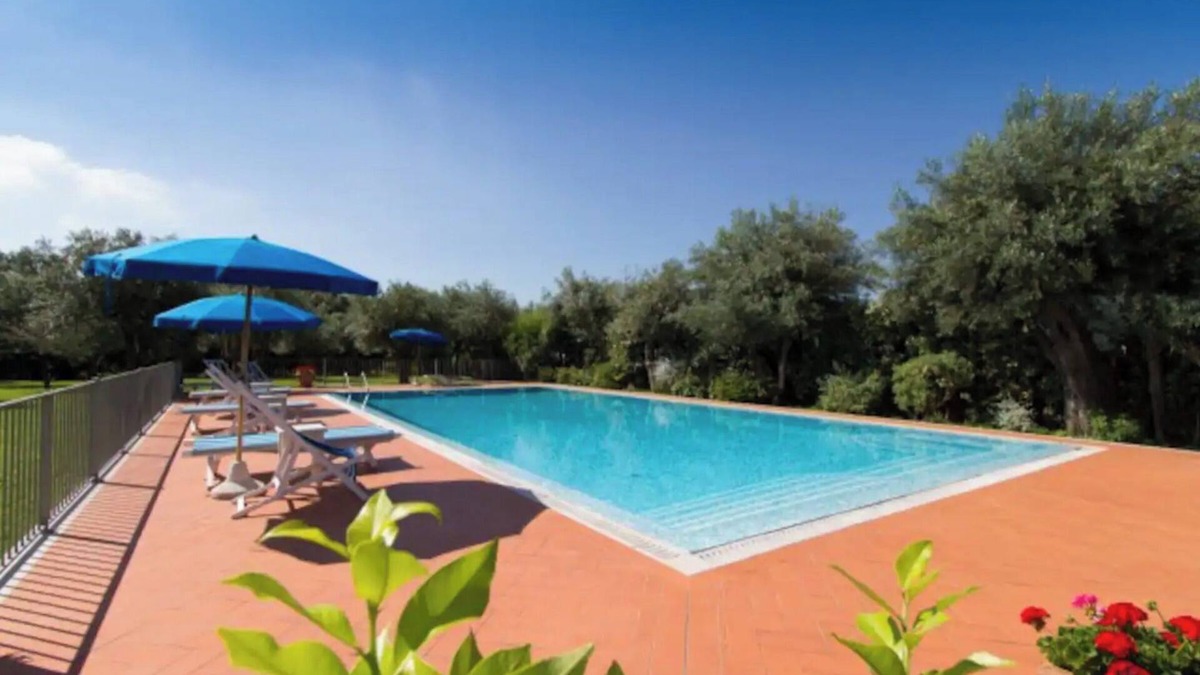 Ripa-Pozzi-Ponterosso Apartment | Apartment 'Appartamento In Versilia' with Shared Pool, Wi-Fi and Air Conditioning