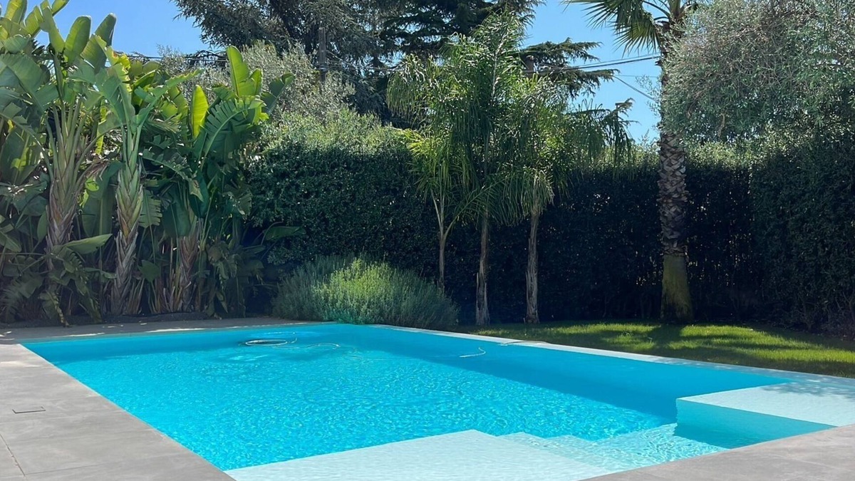 San Giovanni la Punta Apartment | Apartment 'Il Moro' with Shared Pool, Wi-Fi and Air Conditioning