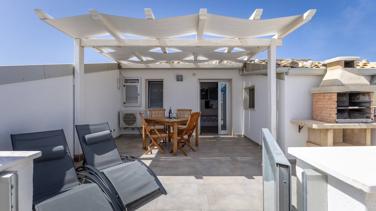 Punta Secca Apartment | Apartment 'Appartamento Luna' with Sea View, Wi-Fi and Air Conditioning