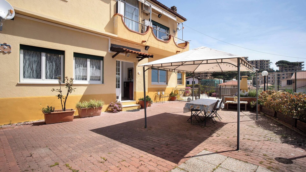 Santo Stefano al Mare Apartment | Apartment 'Thea' with Sea View, Wi-Fi and Air Conditioning