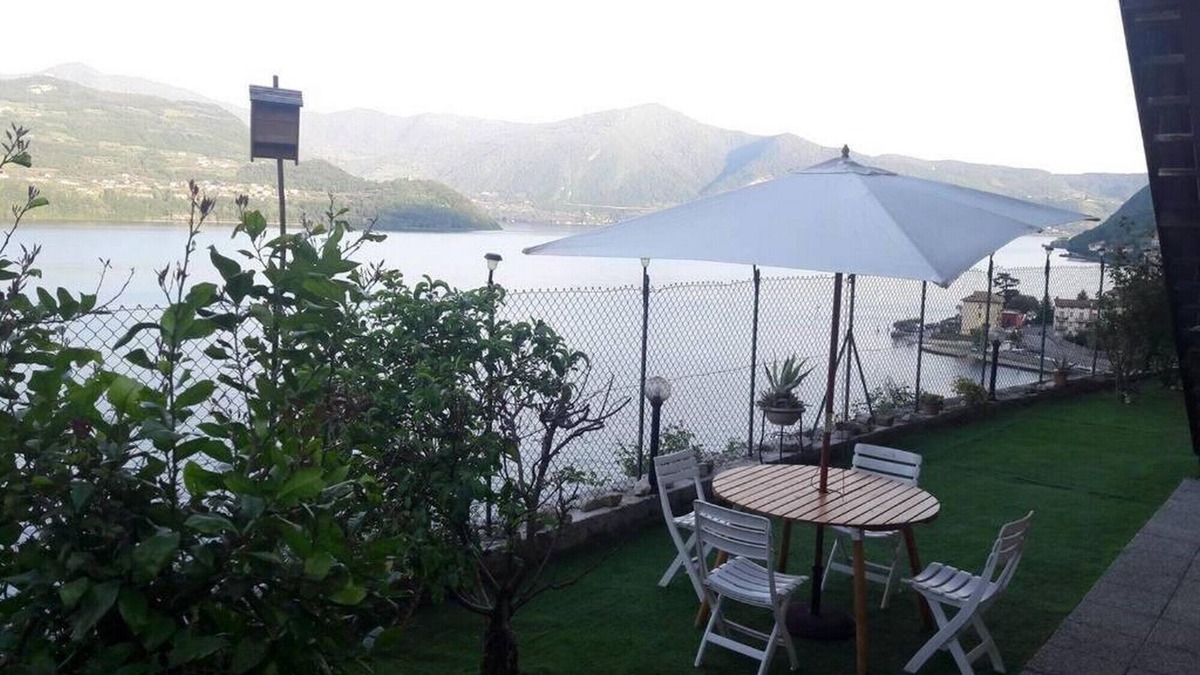 Tavernola Apartment | Apartment on Lake Iseo