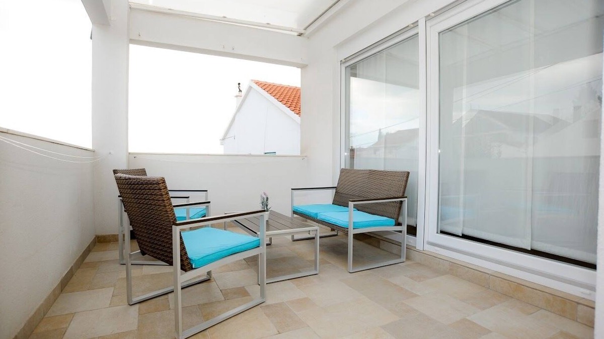 Petrcane Apartment | Apartment Juraj 4+2-spacious apartment 50m from the sea