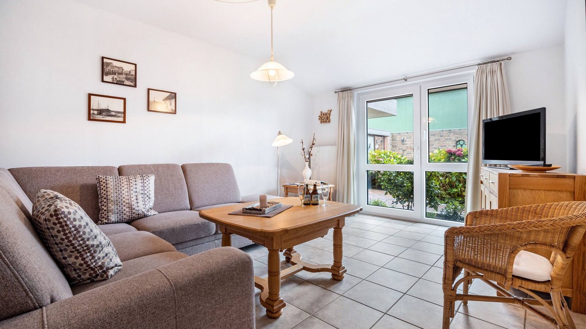 Kronprinzenkoog Apartment | Apartment 'Küstenglück' with Shared Terrace, Private Garden and Wi-Fi