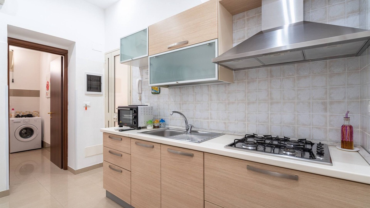 Cassibile Apartment | Apartment 'Kakyparis' with Shared Terrace, Wi-Fi and Air Conditioning