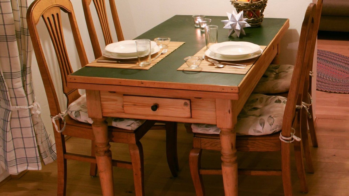 Gudensberg Apartment | Apartment 'Kammer' with Shared Terrace, Shared Garden and Wi-Fi