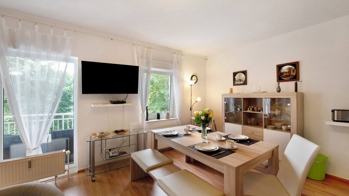 Lalendorf Apartment | Apartment 'Kinderfreundliche Wohnung Am See' with Private Garden, Balcony and Wi-Fi