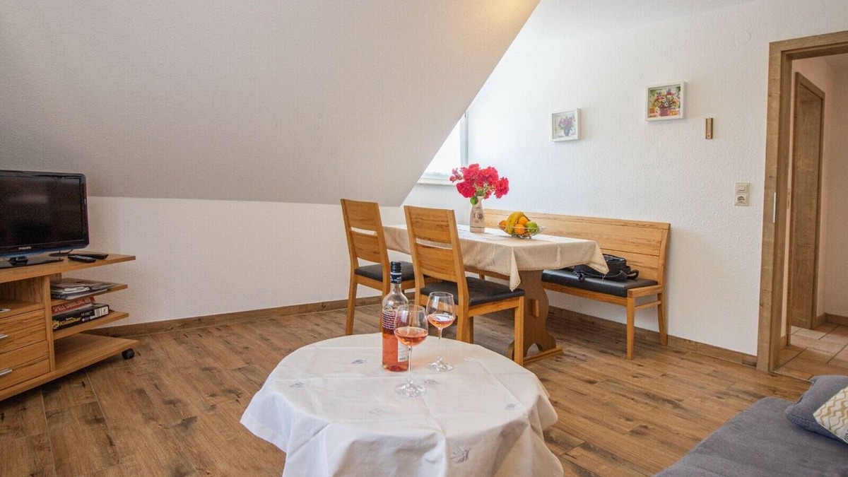 Lautenbach Apartment | Apartment 'Kirschzauber' with Shared Terrace, Balcony and Wi-Fi