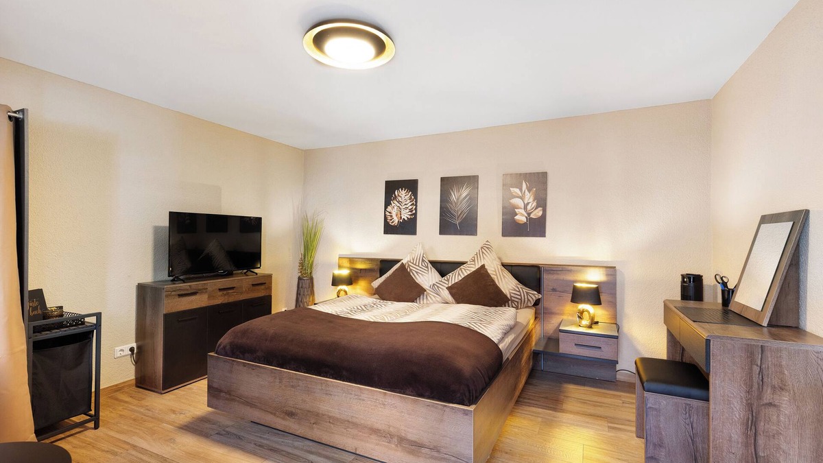 Cottbus Apartment | Apartment 'Kleine Auszeit' with Private Terrace and Wi-Fi