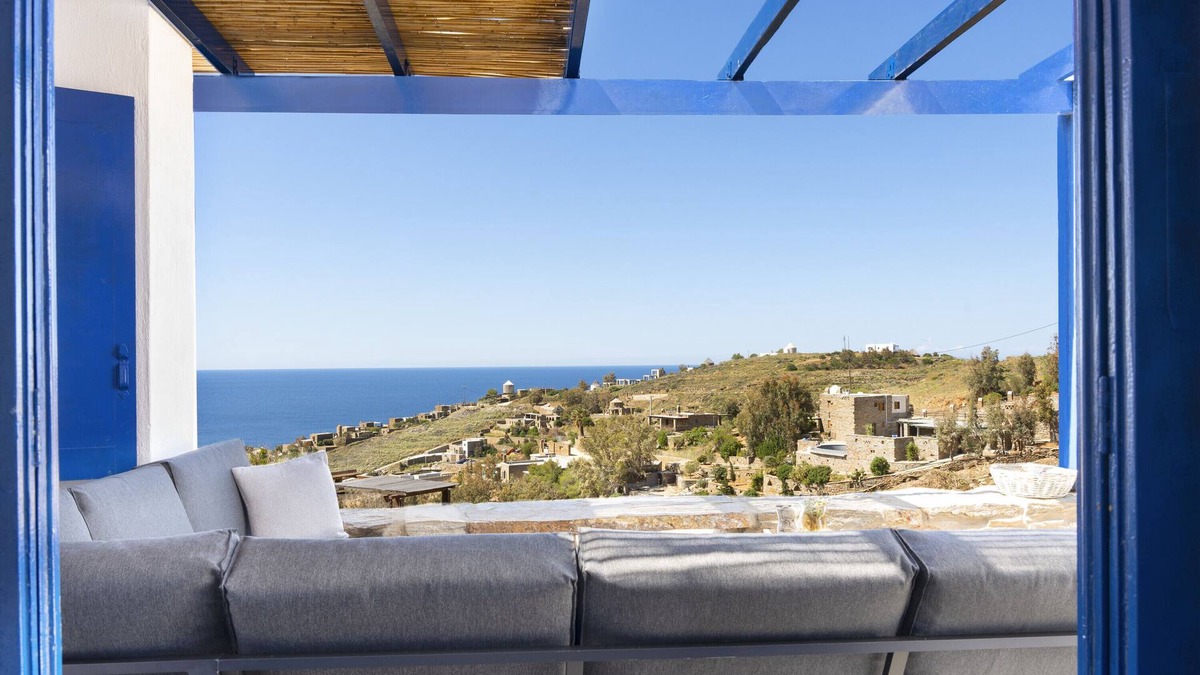 Koundouros Apartment | Apartment 'Konstantinos and Eleni's' with Sea View, Wi-Fi and Air Conditioning