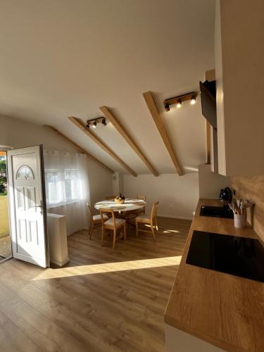 Turanj Apartment | Apartment Korenat