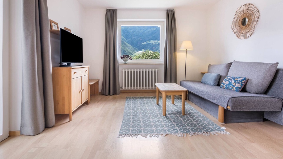 Silandro Apartment | Apartment 'Kortscherhof Apt Typ 3' with Mountain View, Shared Garden and Wi-Fi
