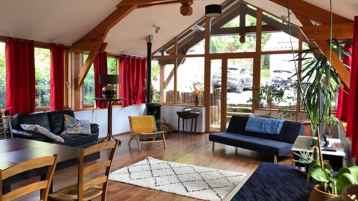 Espaly-Saint-Marcel Apartment | Apartment 'Le Kiosque De Compostelle' with Private Pool, Private Garden and Wi-Fi