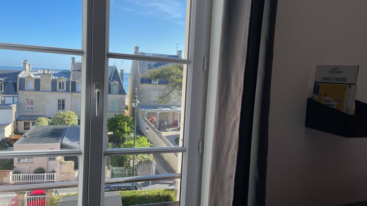 Saint-Regnobert-de-la-Cote-de-Nacre Apartment | Apartment La Vigie - 30 m from the sea, small sea view