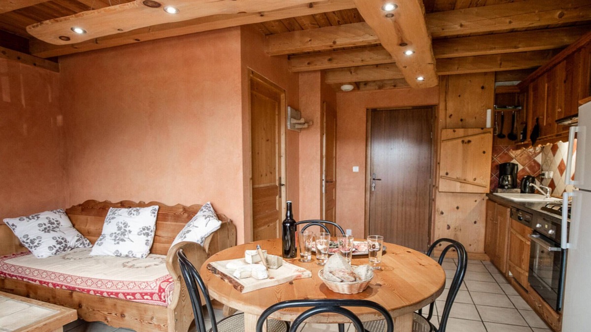 Sollieres-Sardieres Apartment | Apartment 'Les Mélèzes' with Mountain View, Balcony and Wi-Fi