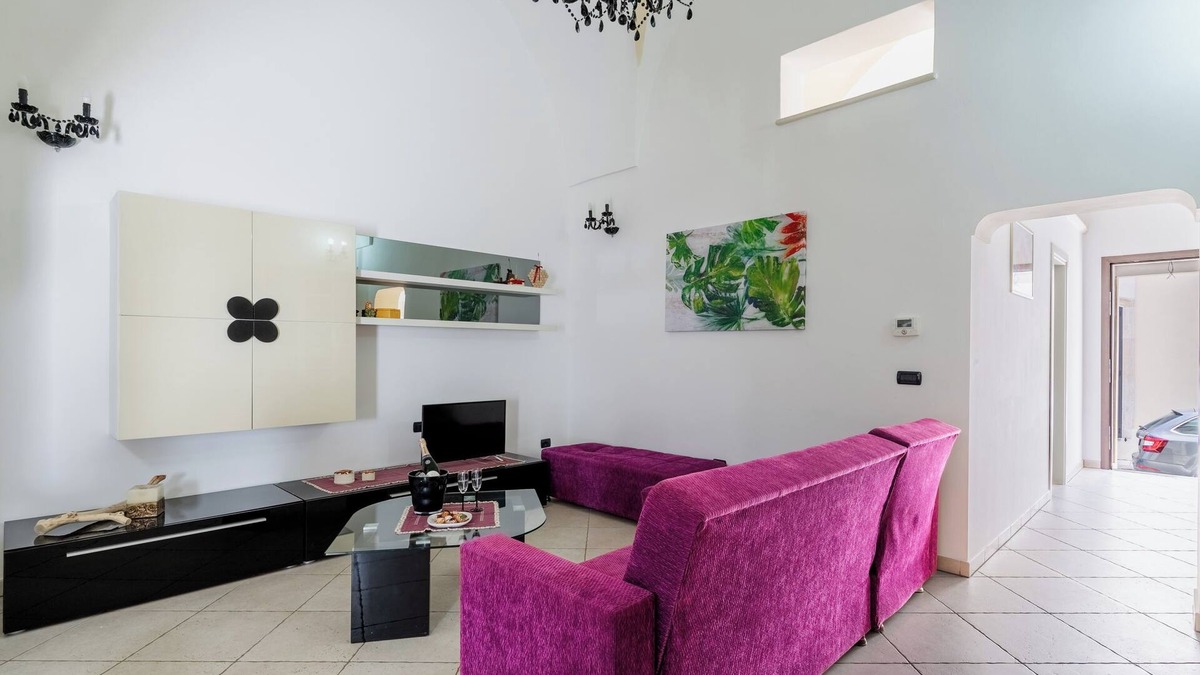 Spongano Apartment | Apartment 'La Casa Di Lena' with Private Terrace, Wi-Fi and Air Conditioning