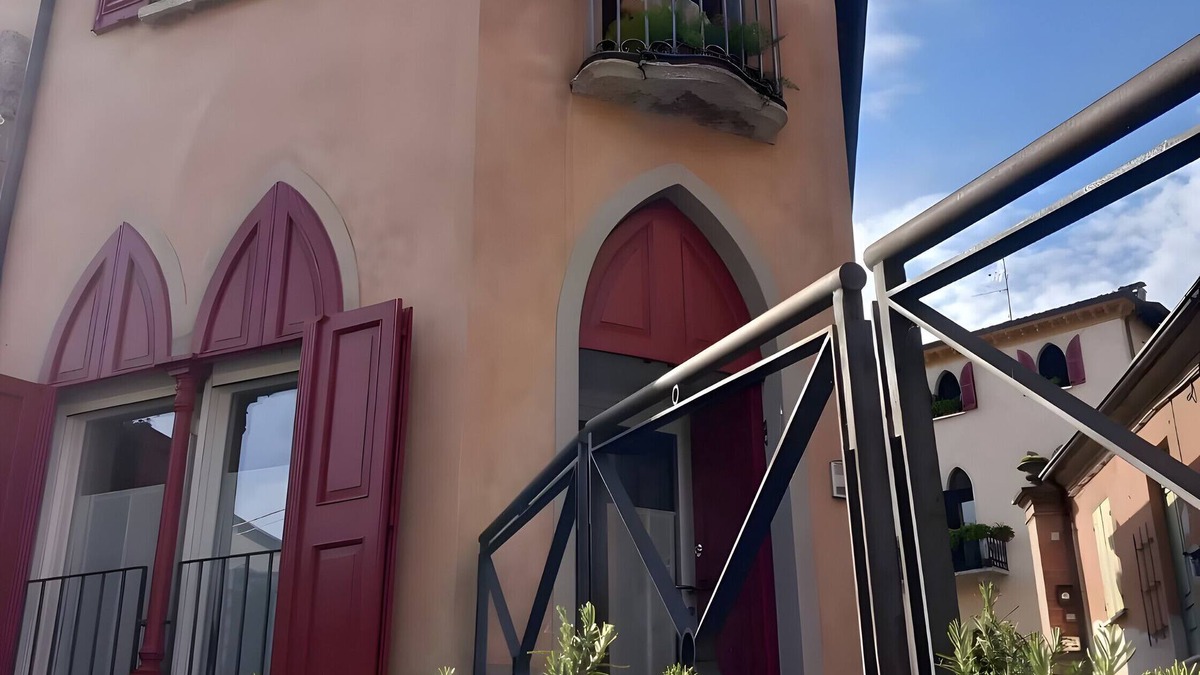 Cavriana Apartment | Apartment 'La Casina Delle Olghe 3' with Balcony, Wi-Fi and Air Conditioning