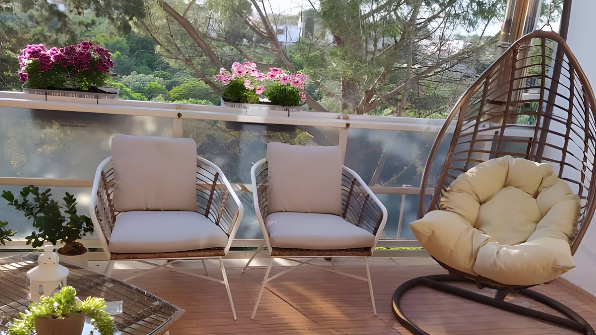 Noicattaro Apartment | Apartment 'La Dimora Del Benessere' with Balcony and Air Conditioning