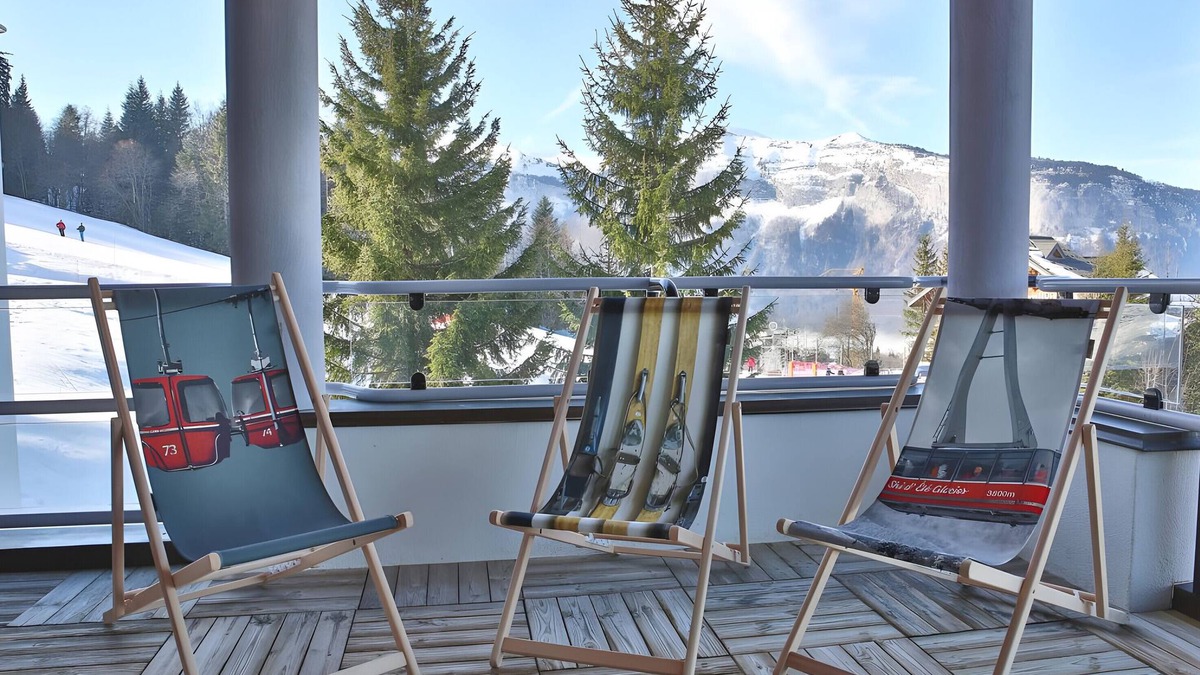 Les Carroz-d'Araches Apartment | Apartment 'La Pointe D'Areu' with Mountain View, Private Terrace and Wi-Fi