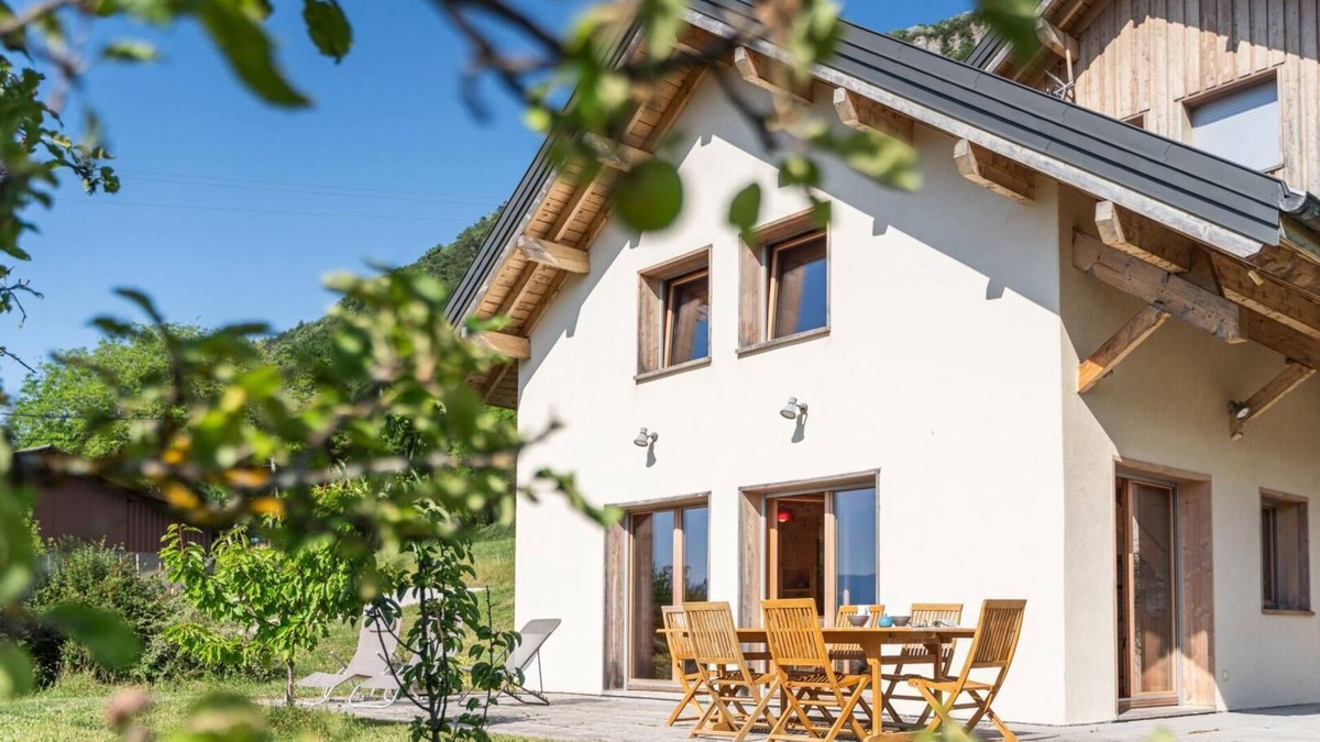 Montagnole Cottage | Apartment 'La Grange Aux Ecureuils 4 Pers' with Mountain View, Private Terrace and Private Garden