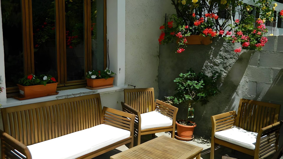 Verthier Apartment | Apartment 'La Grange' with Mountain View and Wi-Fi