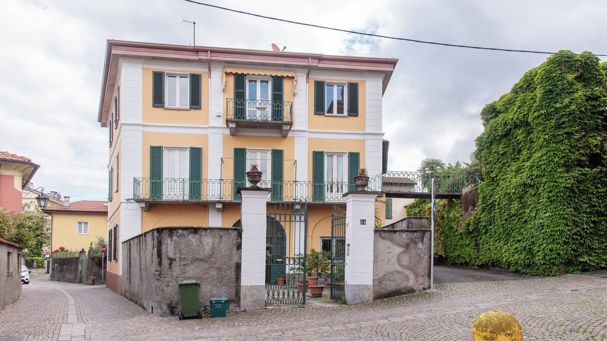 Porto Valtravaglia Apartment | Apartment 'Lac' with Wi-Fi