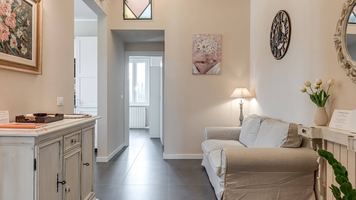 Rovezzano Apartment | Apartment 'La Loggetta Di Leonardo' with Wi-Fi and Air Conditioning