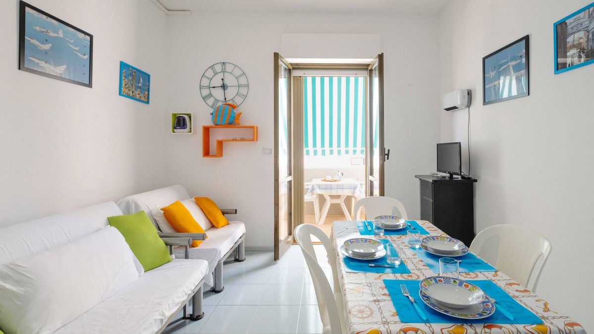 Rivabella Apartment | Apartment 'La Playa Rivabella' with Sea View, Balcony and Air Conditioning