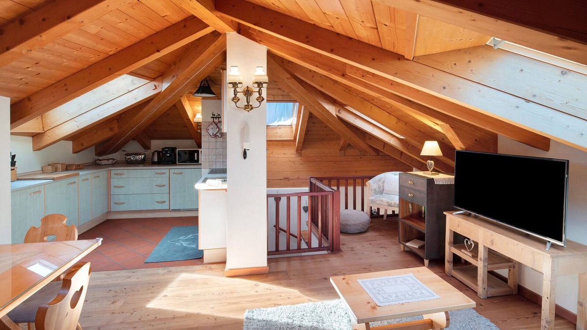 Daiano Apartment | Apartment 'La Rocca' with Mountain View and Wi-Fi