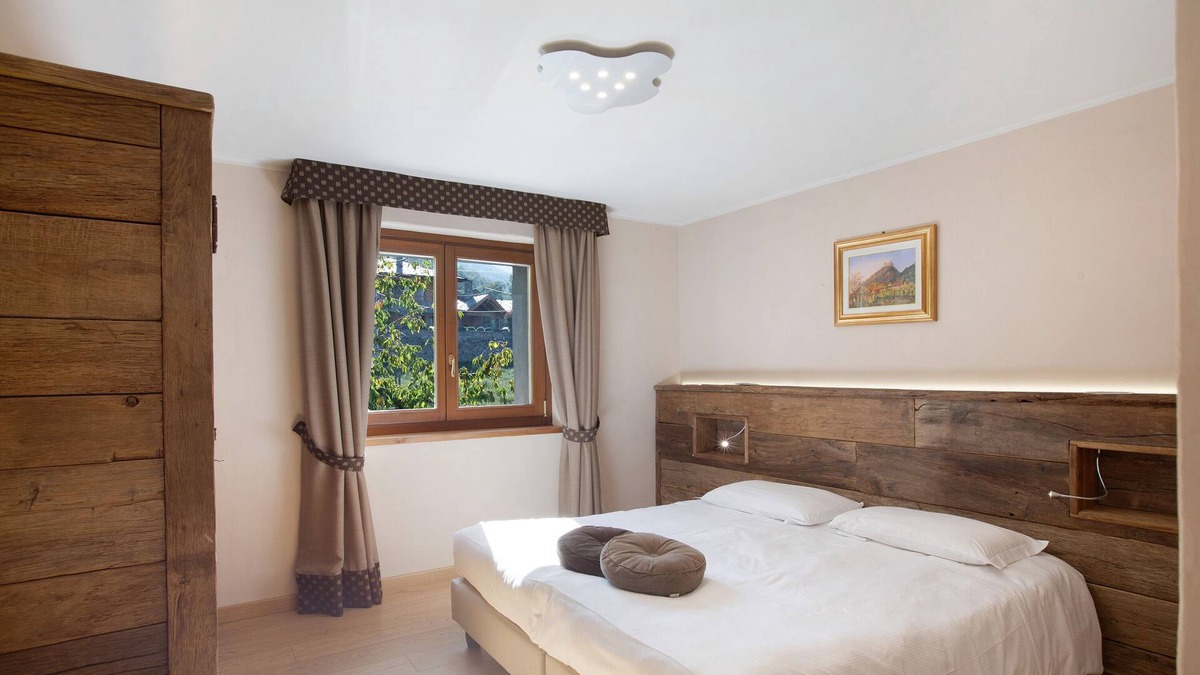 Pont Suaz Apartment | Apartment 'La Vigne De Papagran App3' with Mountain View, Shared Garden and Wi-Fi
