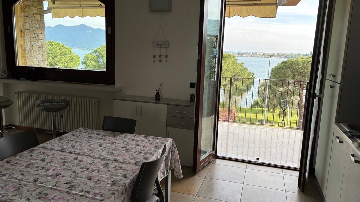 Predore Apartment | APARTMENT LAKE VIEW SARNICO