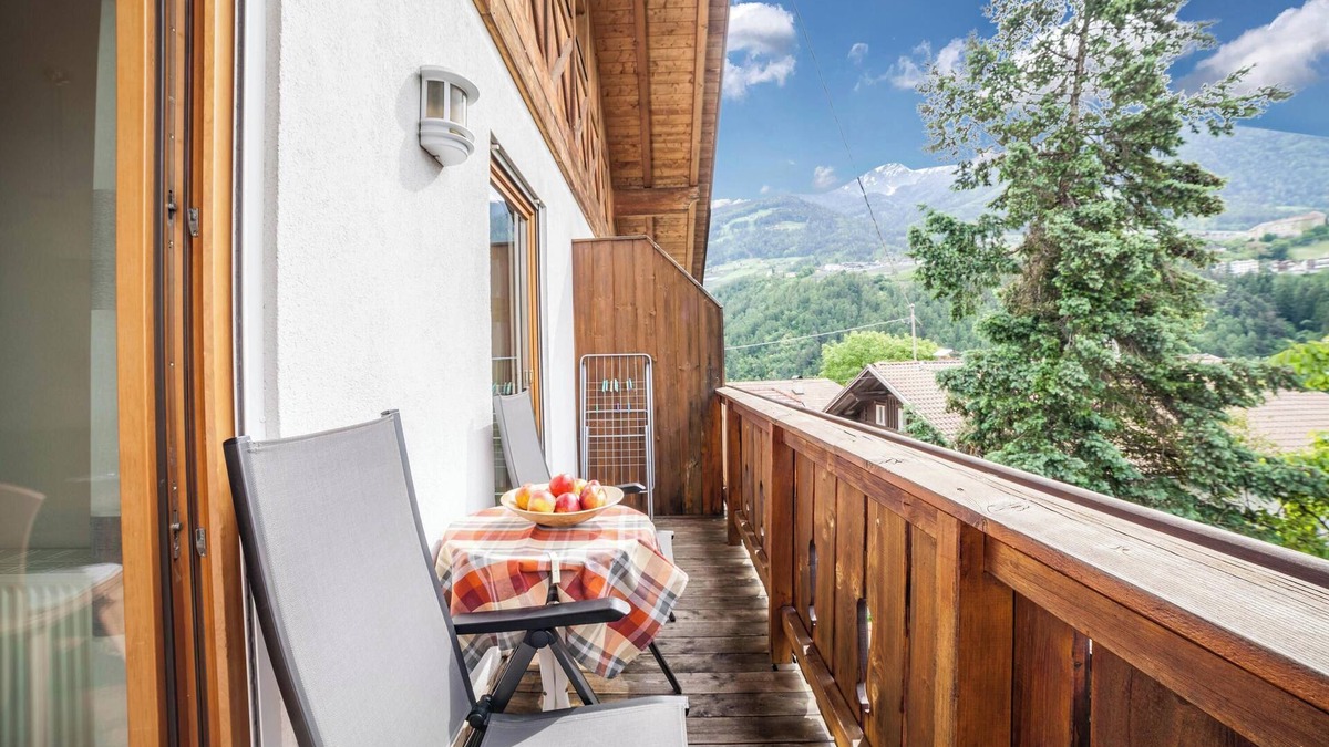 Caines Apartment | Apartment "Langeshof - Abendrot" with Mountain View, Wi-Fi, Balcony & Garden