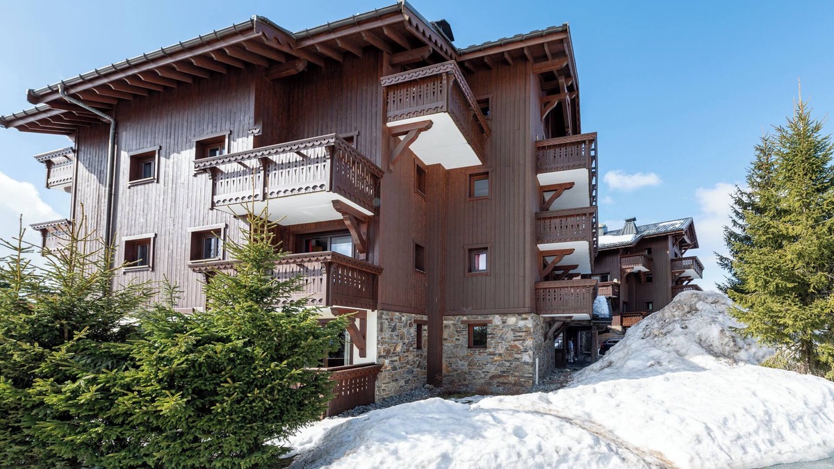 Les Saisies Apartment | Apartment 'Lapon H10' with Mountain View and Balcony
