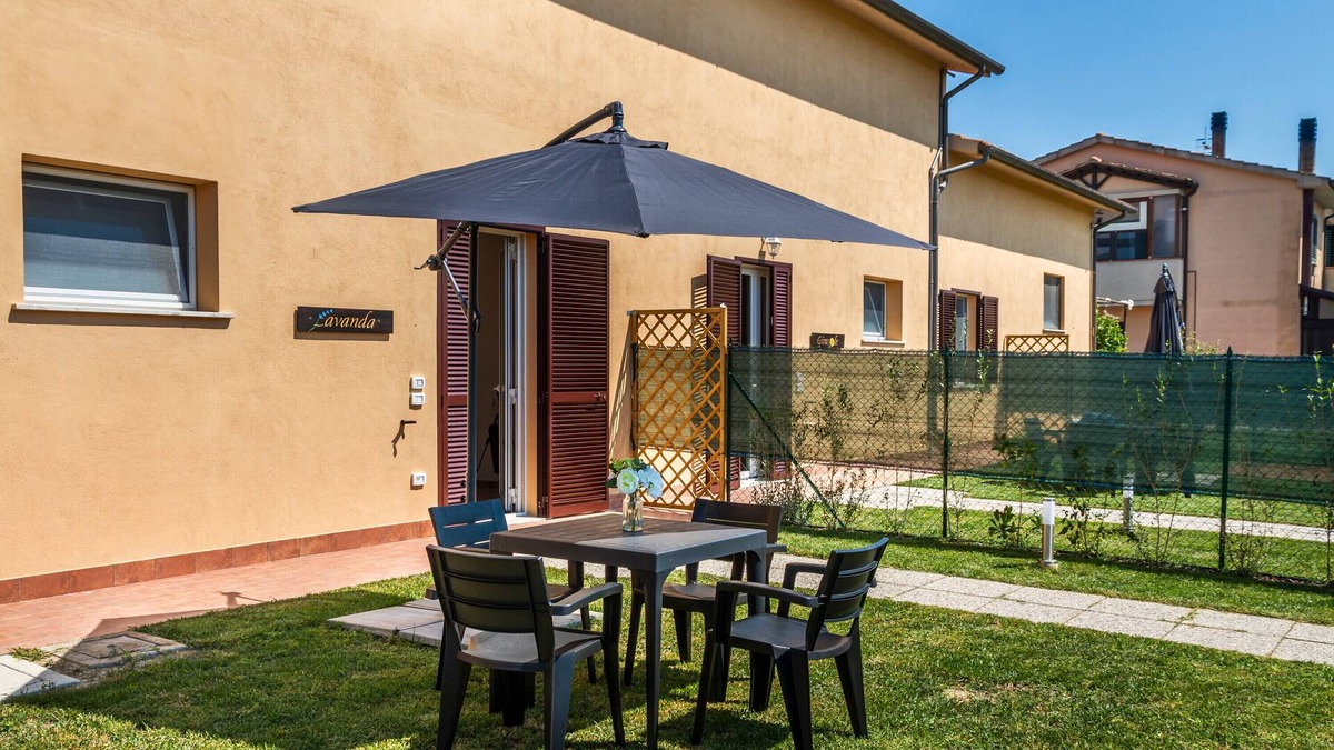 Grosseto Apartment | Apartment 'Lavanda' with Private Terrace, Wi-Fi and Air Conditioning