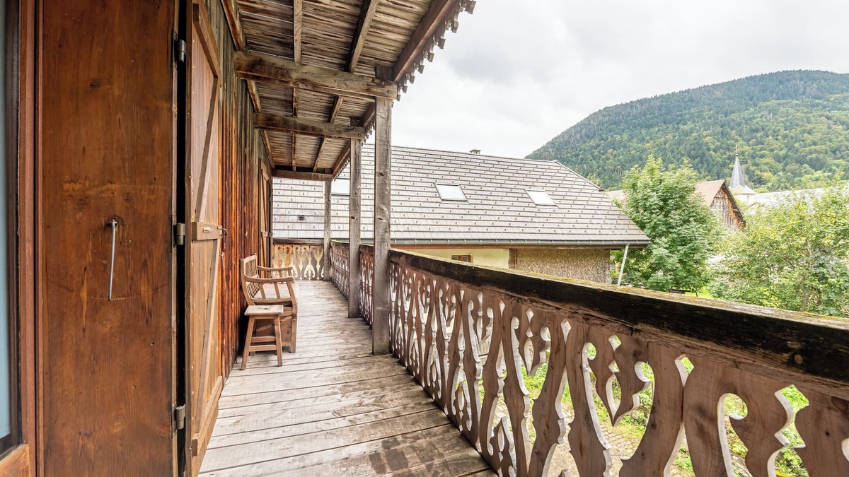 Aillon-le-Jerune Apartment | Apartment 'Le Grizzli' with balcony