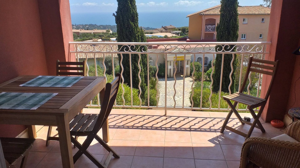 Les Issambres Apartment | Apartment Le Hameau des Issambres, sea view of the Gulf of St Tropez