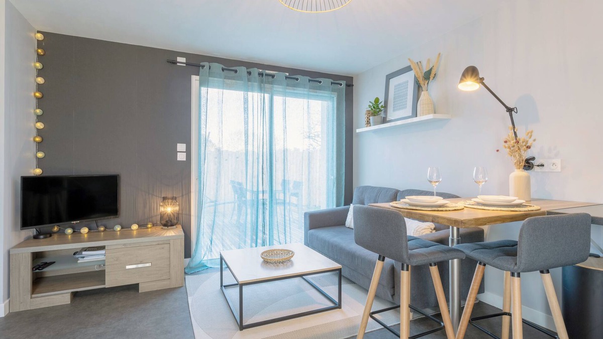 Erdeven Apartment | Apartment "Le Studio" with Private Garden & Wi-Fi