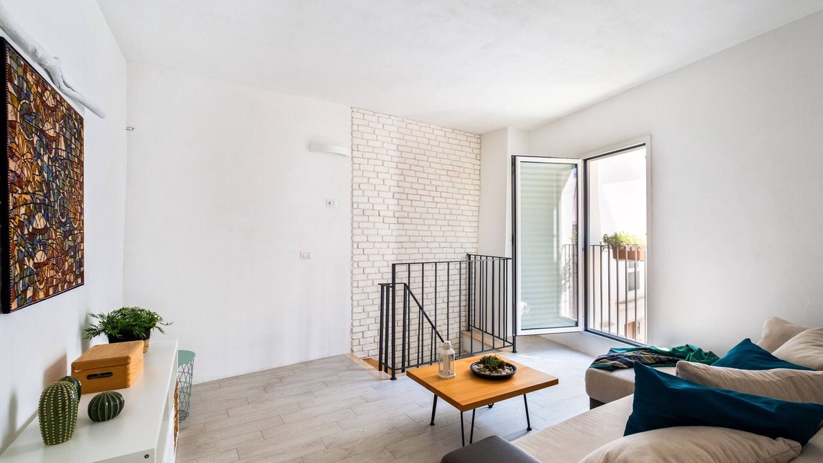 Centro Storico Apartment | Apartment 'Leonardò, Non Solo Mare' with Shared Terrace and Air Conditioning