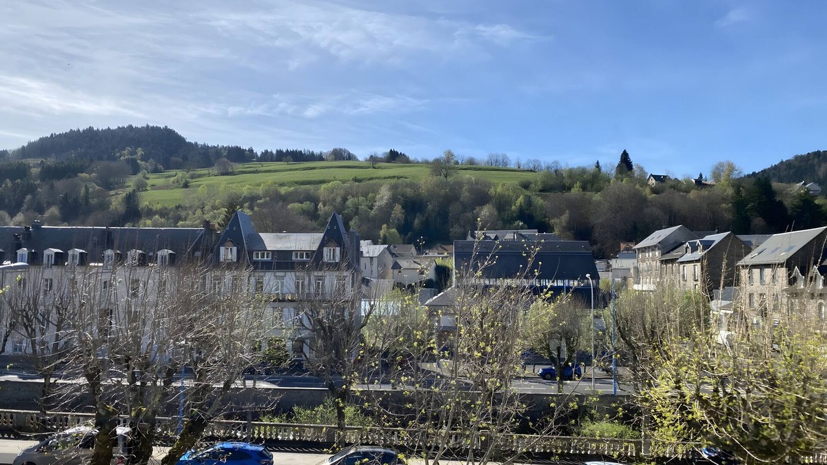 La Bourboule Apartment | Apartment 'Les Hêtres N°3' with Mountain View, Balcony and Wi-Fi