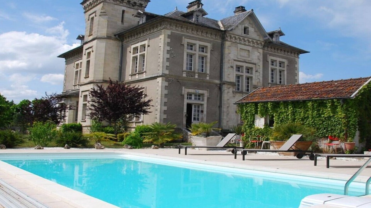 Hostens Apartment | Apartment les Jasmins in the park of the castle of Hostens