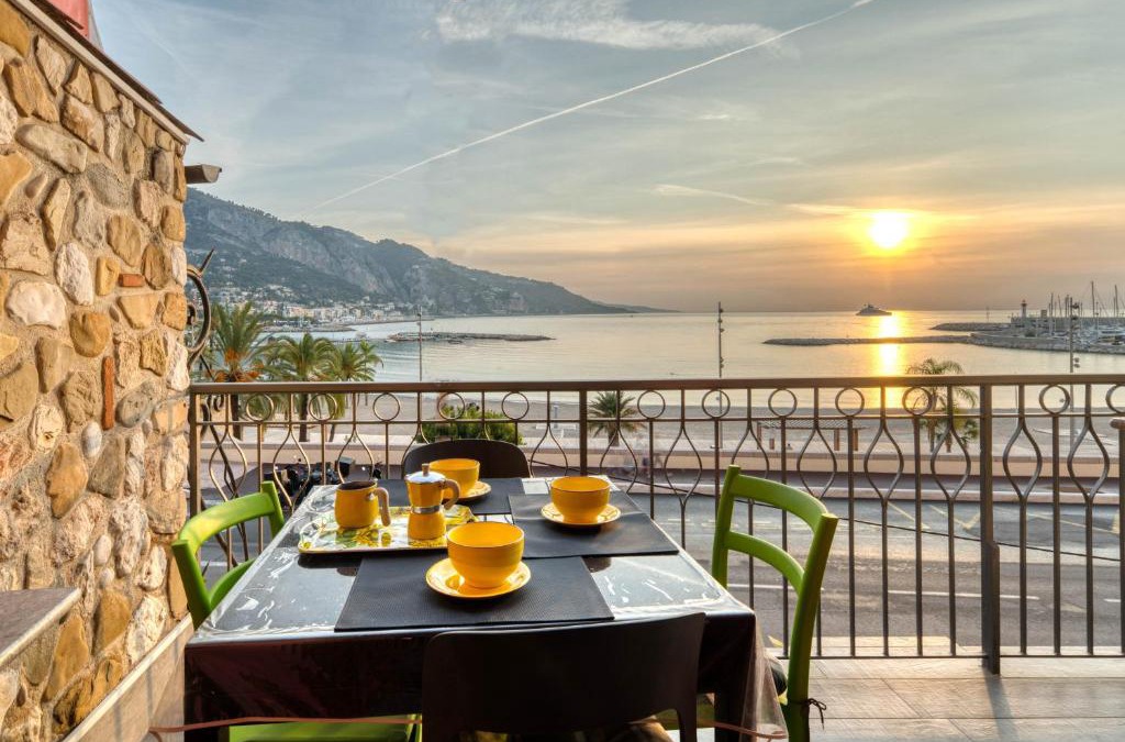 Menton Apartment | Apartment les Sablettes panoramic sea view