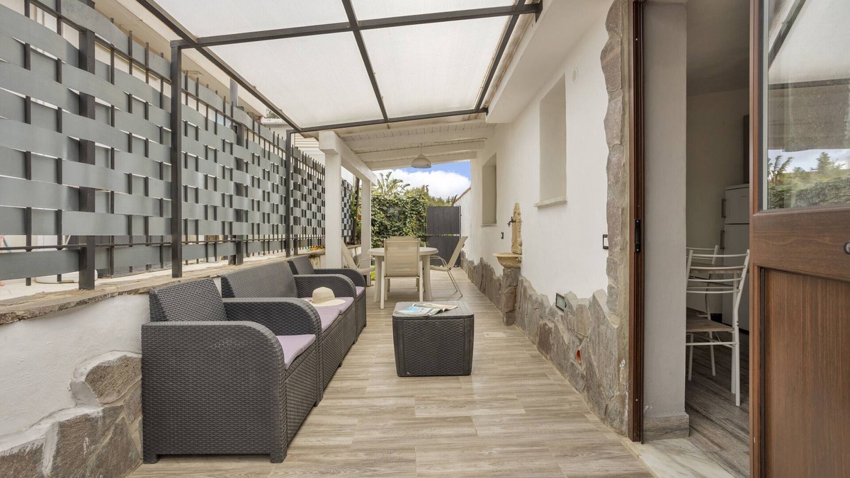 Pozzillo Apartment | Apartment "Letizia House" close to the Sea with Garden & Wi-Fi