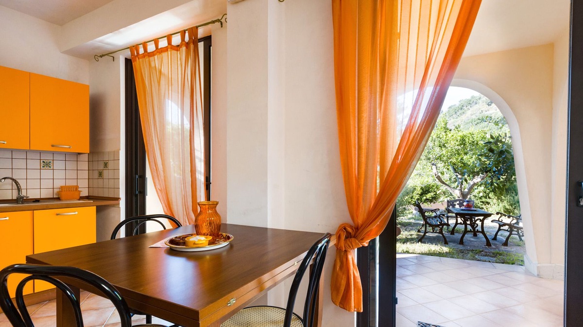 Santo Stefano Apartment | Apartment 'Limone' with Sea View, Private Terrace and Wi-Fi