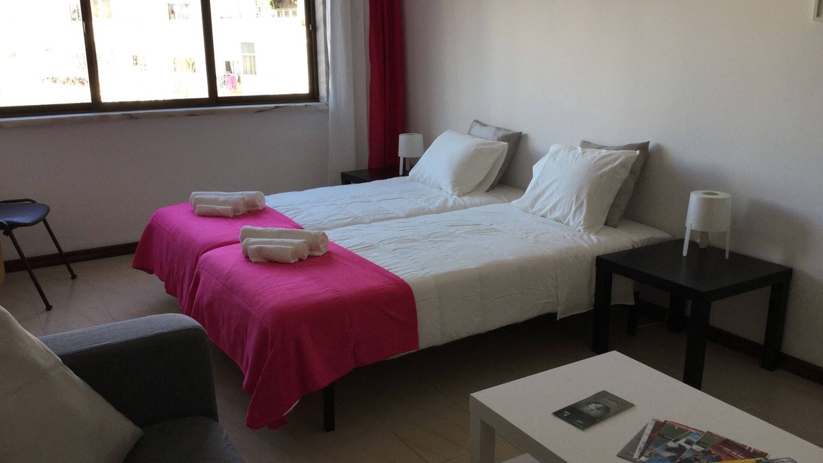 Reboleira Apartment | APARTMENT LISBON - REBOLEIRA (metro/train)