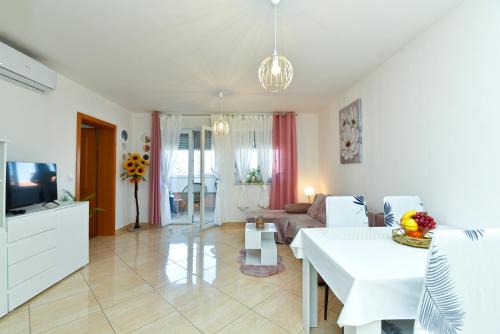 Liznjan Apartment | Apartment Liznjan 2285